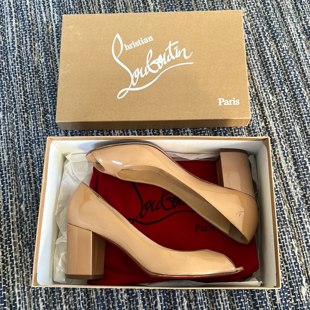 CHRISTIAN LOUBOUTIN || Patent Peep toe Heels